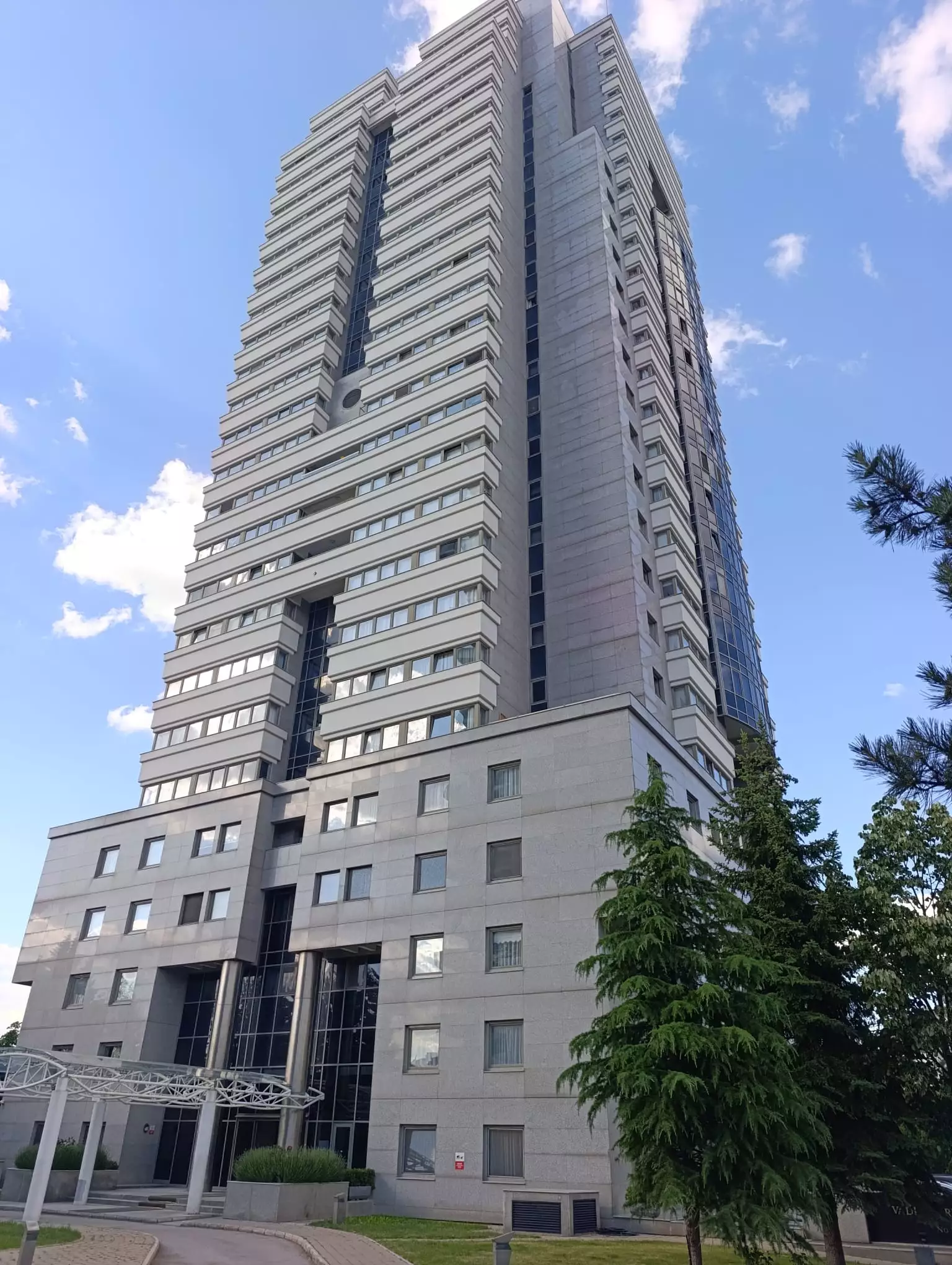 3645 ANKARA ÇANKAYA AZİZİYE MAH. VADİ APARTMANI SATILIK 3+1 DAİRE